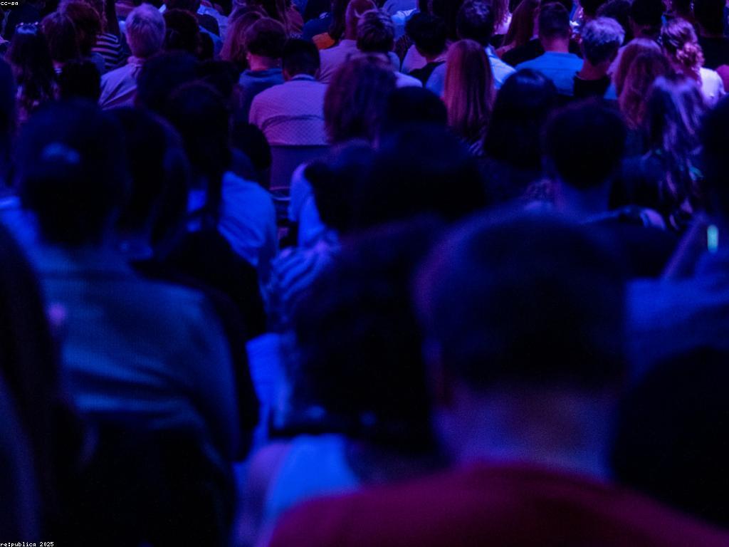 សារៈសំខាន់នៃព្រឹត្តិការណ៍ពិសេសសម្រាប់សង្គម